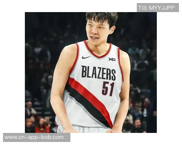 克林根表现出色零失误零罚球高效砍下18分11篮板展现强硬拼搏精神