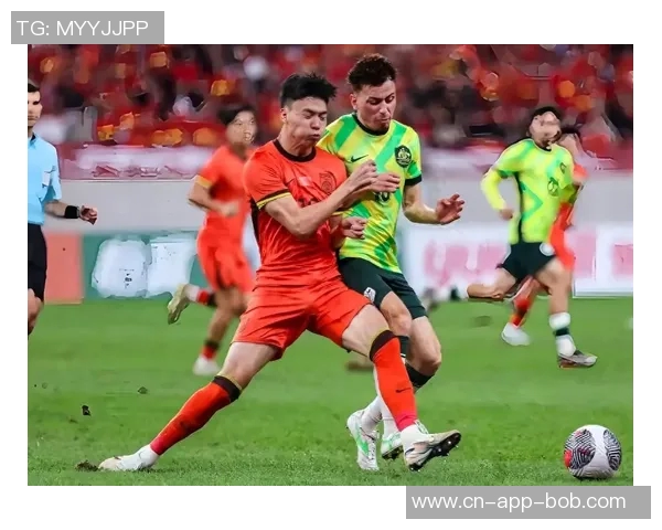 U23国足昨晚恢复训练与散步调整状态今日进行场地适应训练以备战赛事