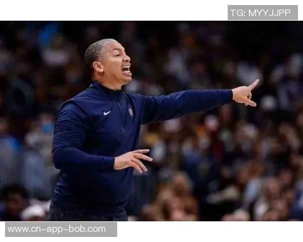 泰伦卢盛赞训练营表现称保罗与大洛展现出色状态 泰伦卢盛赞训练营表现称保罗与大洛展现出色状态