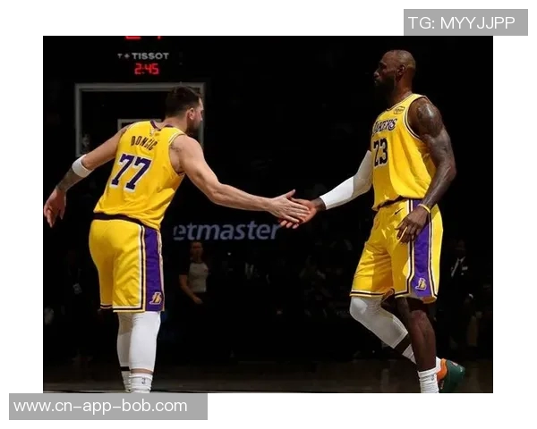 湖人三分火力全开连场高效命中率助力胜利 湖人三分火力全开连场高效命中率助力胜利